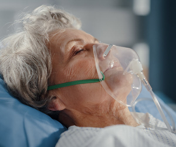 woman on oxygen woman on oxygen